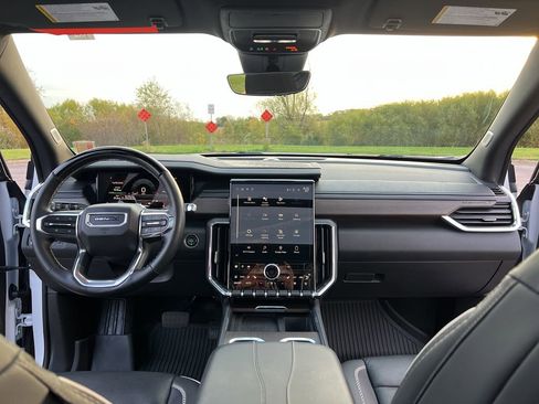 Used 2024 GMC Acadia Denali w/ Super Cruise Package image 22