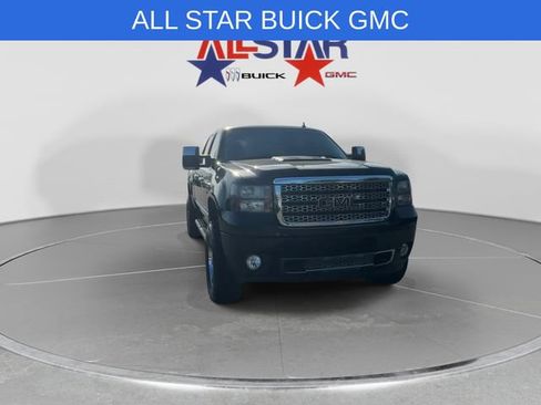 Used 2011 GMC Sierra 2500 Denali RWD image 2
