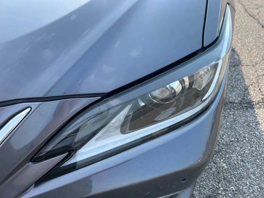 Used 2019 Lexus ES 350 w/ Premium Package FWD image 33