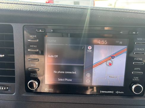Used 2020 Toyota Sienna XLE Premium FWD image 25
