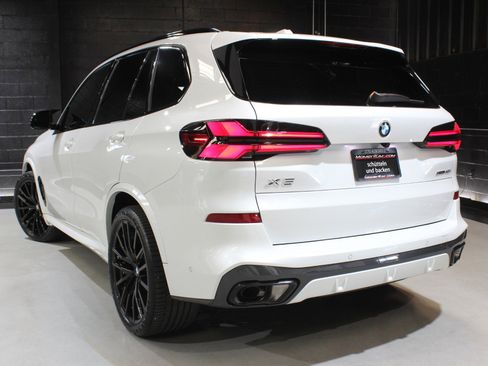 Used 2025 BMW X5 xDrive40i w/ M Sport Package image 14
