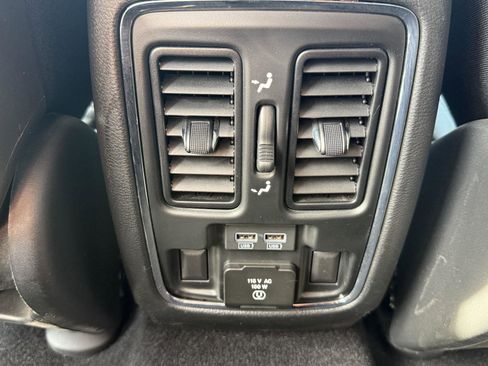 Used 2021 Jeep Grand Cherokee Limited image 22