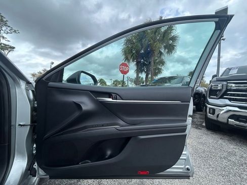 Used 2023 Toyota Camry SE image 27
