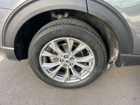 Used 2023 Ford Explorer XLT w/ Equipment Group 202A AWD/4WD image 9