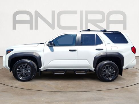 Used 2025 Toyota 4Runner SR5 AWD/4WD image 7
