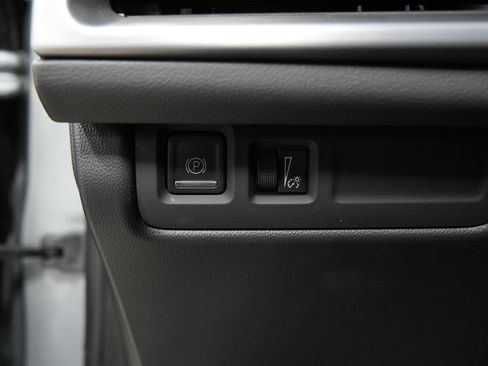 Used 2025 Cadillac XT4 Premium Luxury image 30