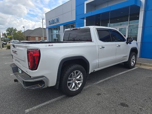 Used 2022 GMC Sierra 1500 SLT image 3