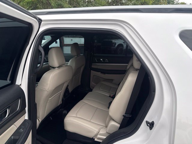 Used 2019 Ford Explorer XLT w/ Equipment Group 202A FWD image 18