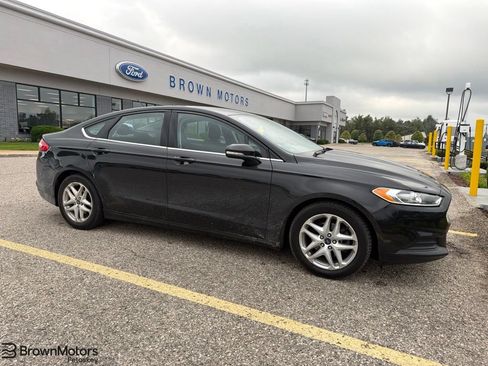 Used 2013 Ford Fusion SE FWD image 1
