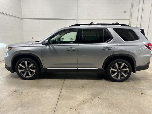 Used 2023 Honda Pilot Elite image 7