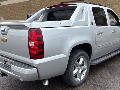 Used 2013 Chevrolet Avalanche LTZ RWD image 3