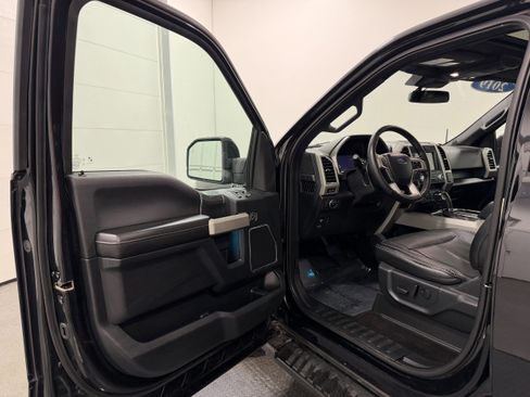 Used 2019 Ford F150 Lariat w/ Equipment Group 502A Luxury image 3