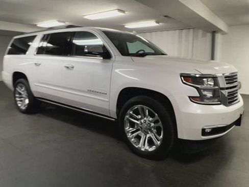 Used 2019 Chevrolet Suburban Premier w/ Premier Plus Edition AWD/4WD image 2