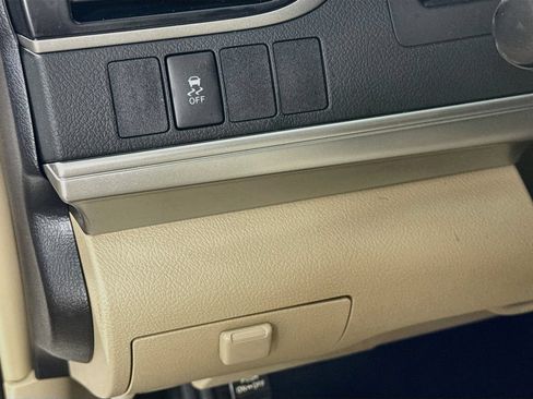 Used 2013 Toyota Camry LE FWD image 10