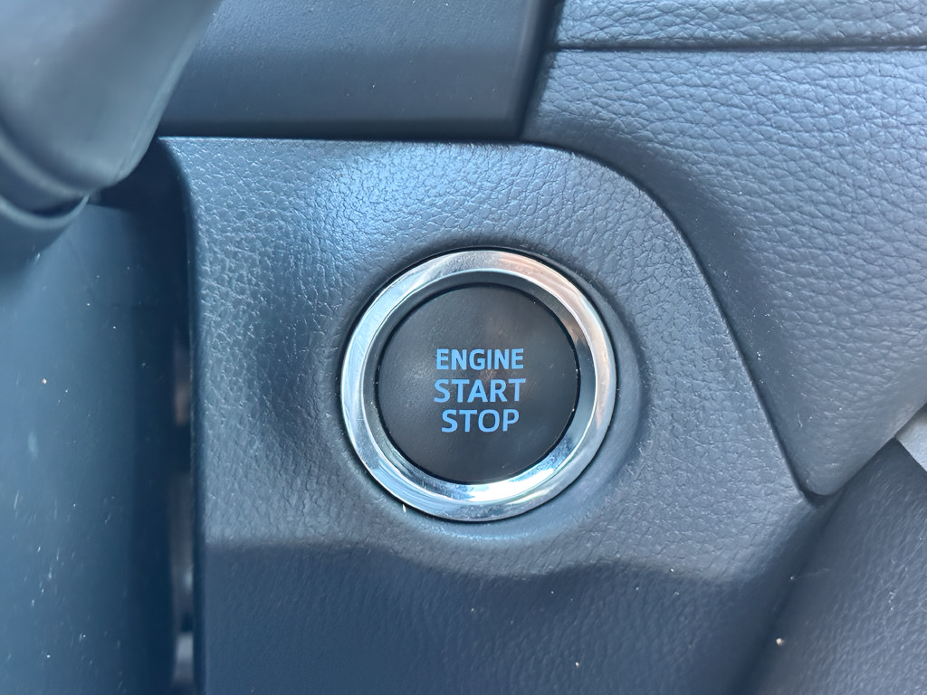 Used 2020 Toyota RAV4 XLE FWD image 20