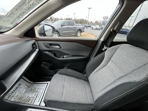 Used 2023 Nissan Rogue SV image 13