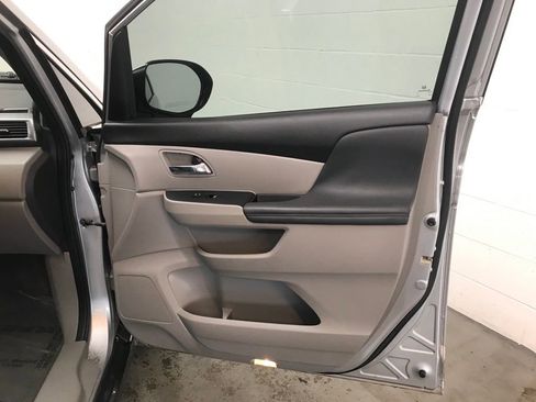 Used 2015 Honda Odyssey EX-L image 35