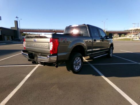 Used 2020 Ford F250 XL w/ STX Appearance Package image 6