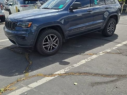 Used 2019 Jeep Grand Cherokee Limited AWD/4WD image 2