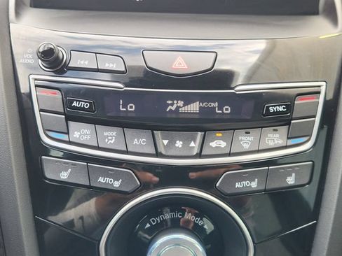 Used 2025 Acura RDX SH-AWD image 22