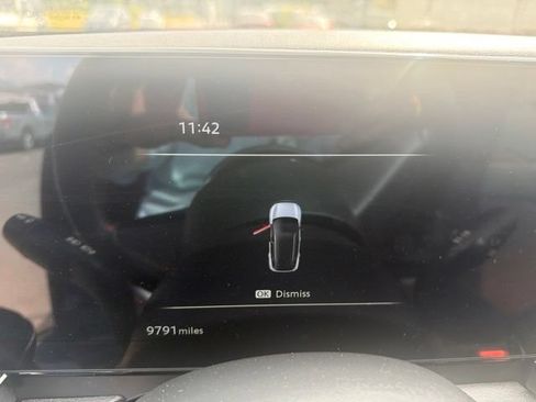 Used 2025 Nissan Kicks SR AWD/4WD image 17