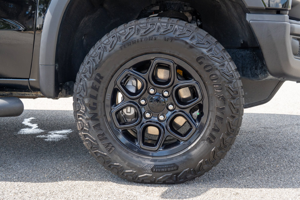 Used 2024 Chevrolet Silverado 1500 ZR2 w/ ZR2 Bison Edition AWD/4WD image 34