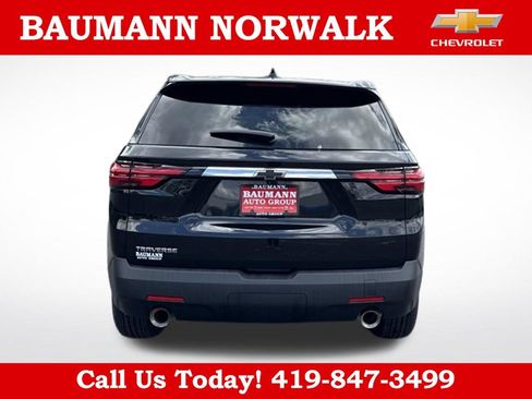 Used 2023 Chevrolet Traverse LS w/ Safety Package FWD image 6