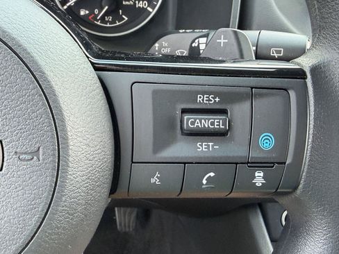 Used 2023 Nissan Rogue SV FWD image 17