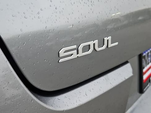 Used 2024 Kia Soul LX w/ Option Group 015 image 12