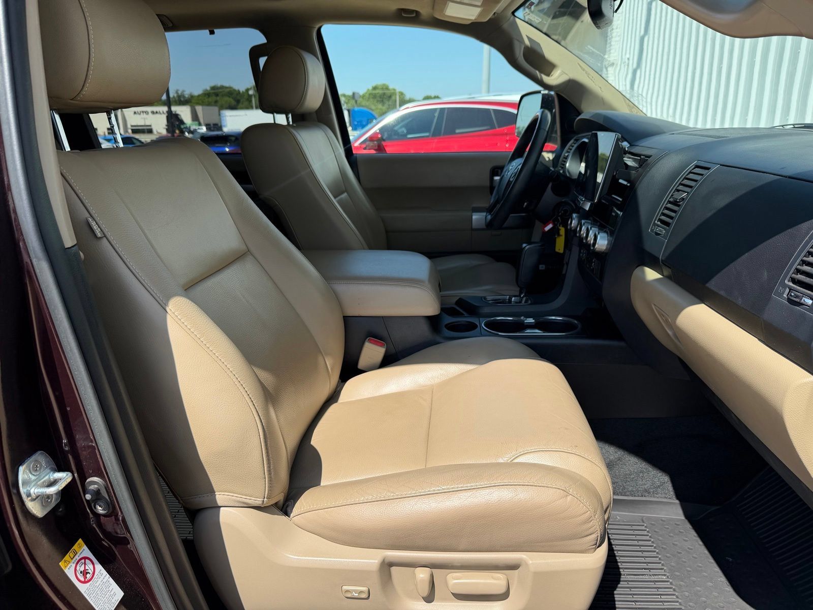 Used 2018 Toyota Sequoia Limited w/ Safety & Convenience Package RWD image 23