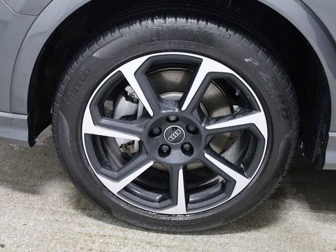 Certified 2025 Audi Q3 2.0T Premium Plus w/ Premium Plus Package image 37