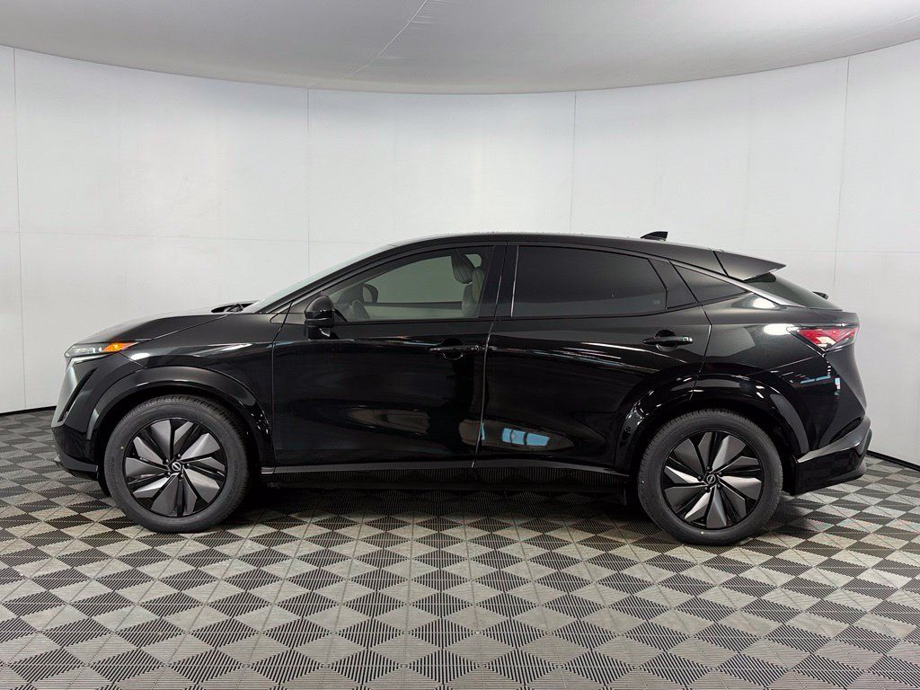 Used 2024 Nissan Ariya AWD image 10