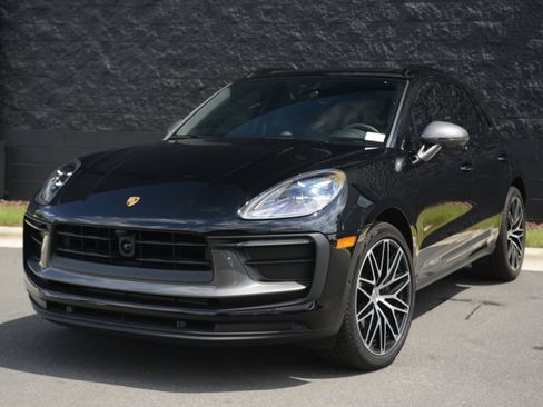 Certified 2026 Porsche Macan Turbo AWD/4WD image 43