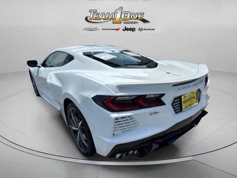 Used 2022 Chevrolet Corvette Stingray Preferred Cpe w/ Engine Appearance Package RWD image 5