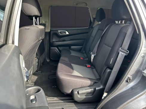 Used 2020 Nissan Pathfinder S image 11