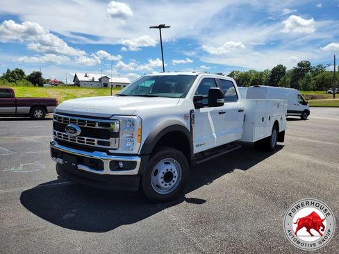 New 2026 Ford F450 XL w/ XL Chrome Package RWD image 2