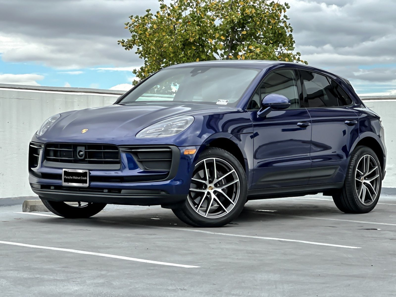 Certified 2026 Porsche Macan AWD/4WD image 1