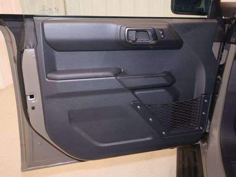 New 2025 Ford Bronco Outer Banks image 9