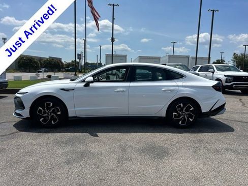 Used 2025 Hyundai Sonata SEL FWD image 6