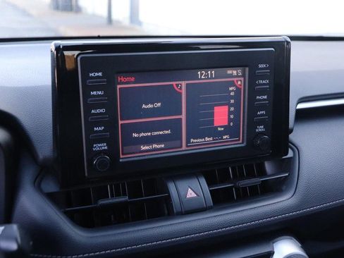 Used 2019 Toyota RAV4 LE image 14