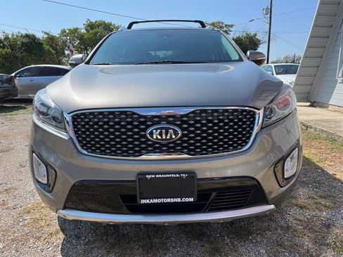 Used 2017 Kia Sorento SX image 3