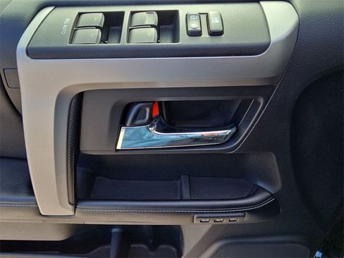 Used 2015 Toyota 4Runner Limited image 24