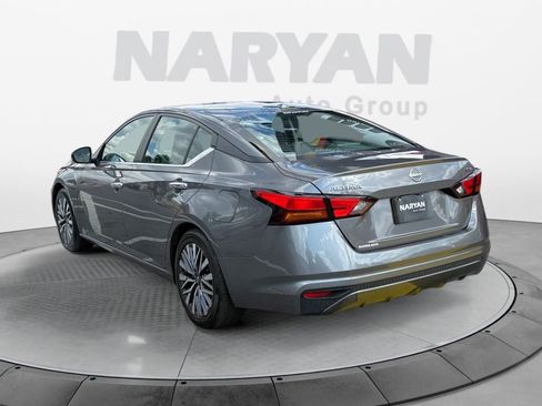 Used 2024 Nissan Altima 2.5 SV image 6