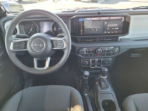Certified 2025 Jeep Wrangler Unlimited Sahara AWD/4WD image 7