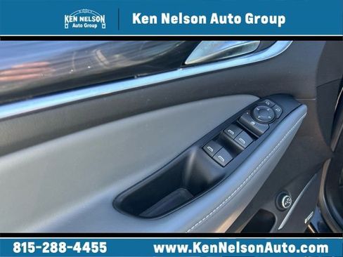 Used 2021 Buick Enclave Essence w/ Sound and Sites Package image 28