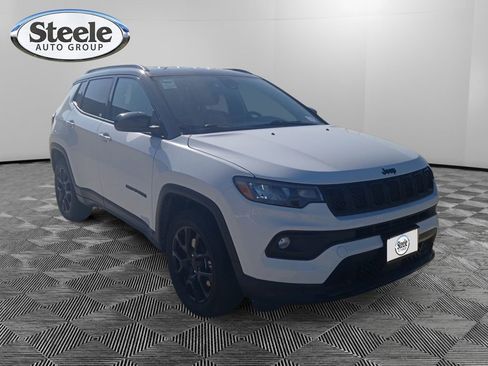 Used 2023 Jeep Compass Altitude w/ Convenience Group image 7