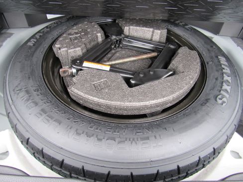 Used 2025 Toyota RAV4 XLE w/ Convenience Package image 40