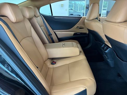 Used 2025 Lexus ES 350 w/ Premium Package FWD image 18