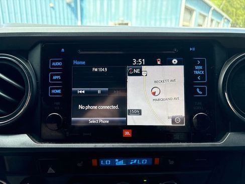 Used 2018 Toyota Tacoma TRD Off-Road w/ TRD Premium Off Road Package AWD/4WD image 16