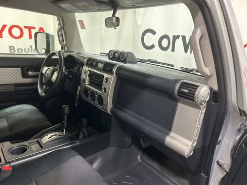 Used 2008 Toyota FJ Cruiser Base image 13